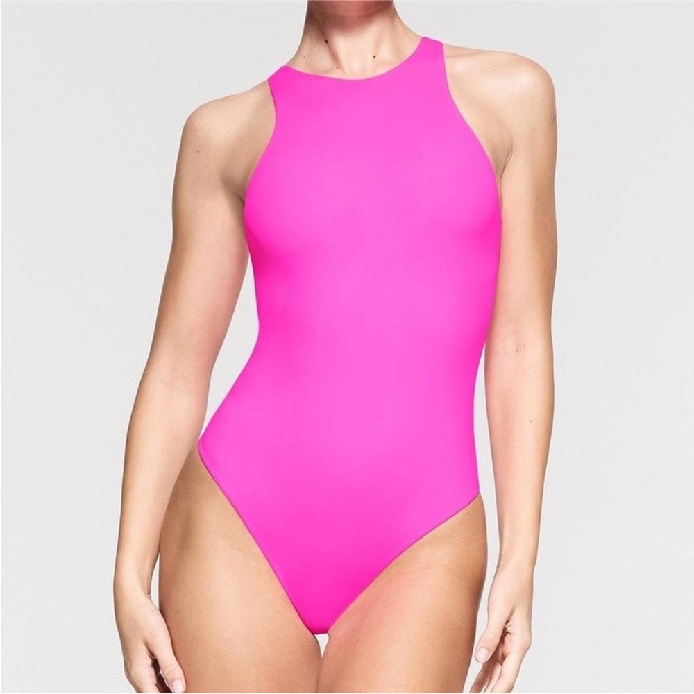 SKIMs HIGH NECK BODYSUIT- Medium